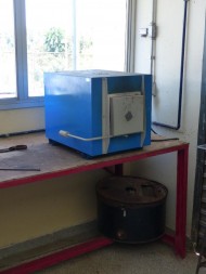 Foto do forno elétrico do Laboratório de Tratamentos Térmicos