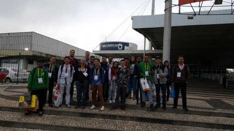 Alunos e docentes que visitaram a 31º Feira de Mecânica. Créditos da Foto: Prof. Karlos Braga